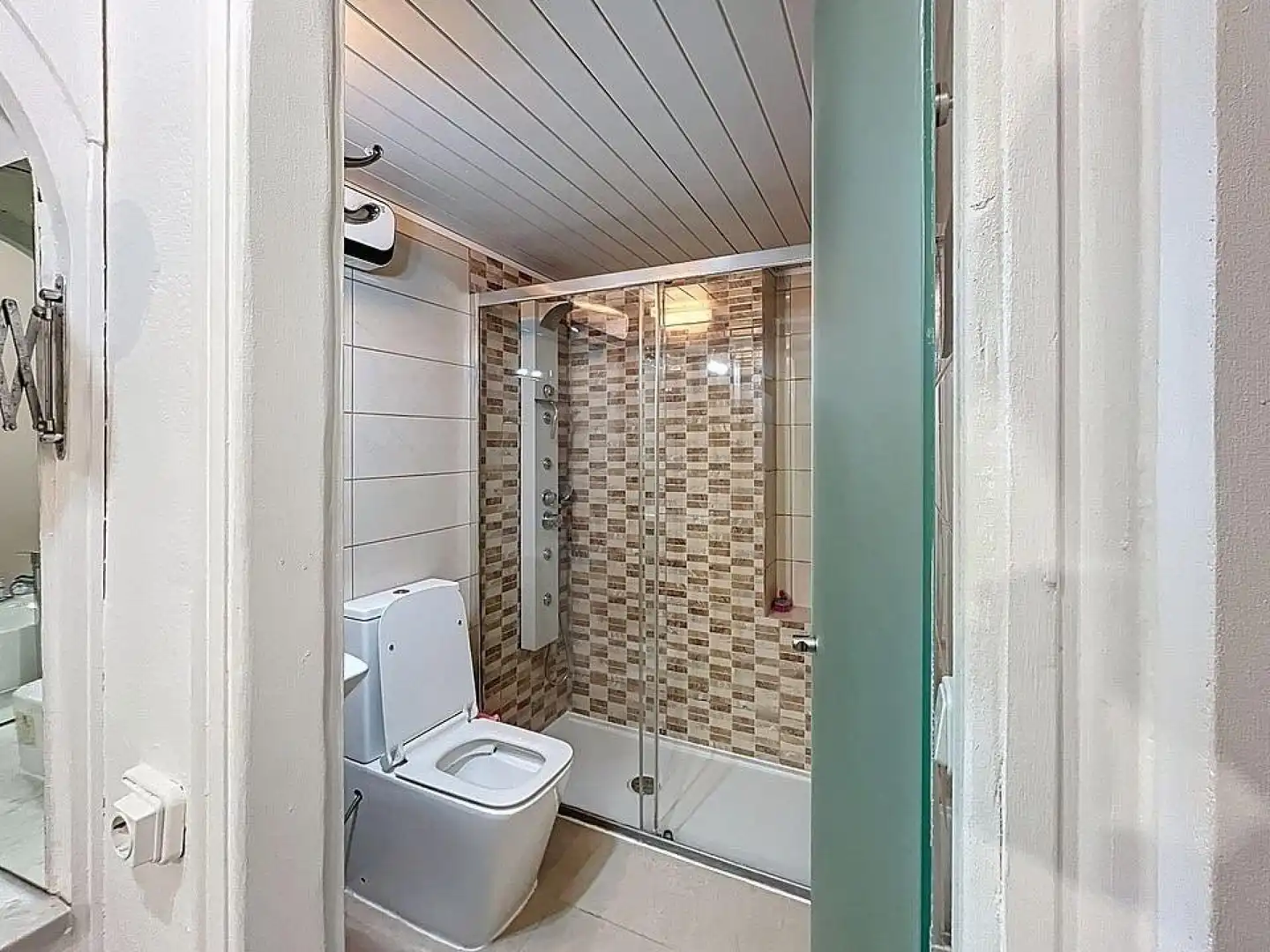 Bathroom of Apartments for sale in Roses  with Air Conditioner, Heating and Balcony
