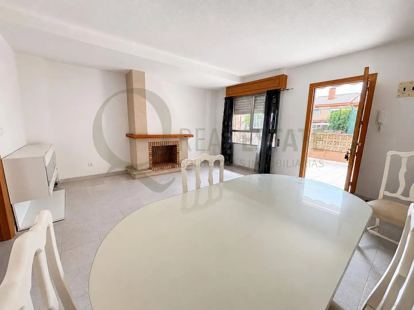 Comedor de Casa adosada en venta en Alicante / Alacant con Calefacción, Jardín privado y Terraza