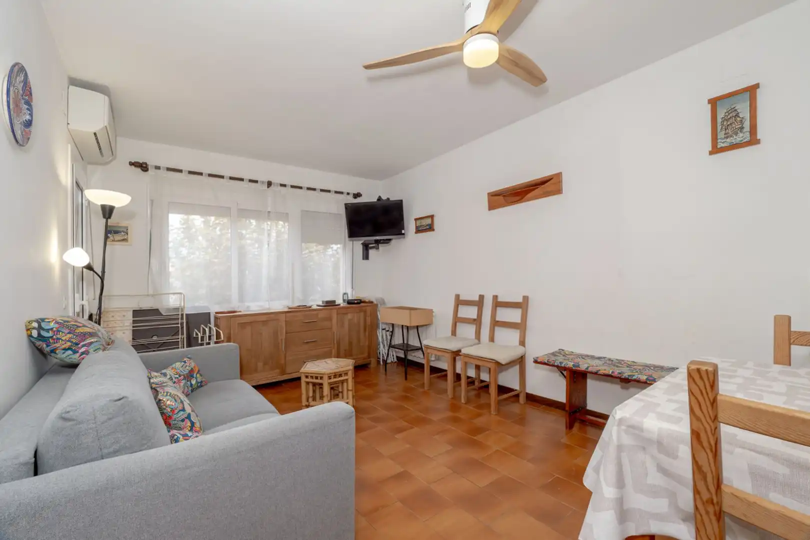 Living room of Flat for sale in Muga - Gran Reserva - Badia