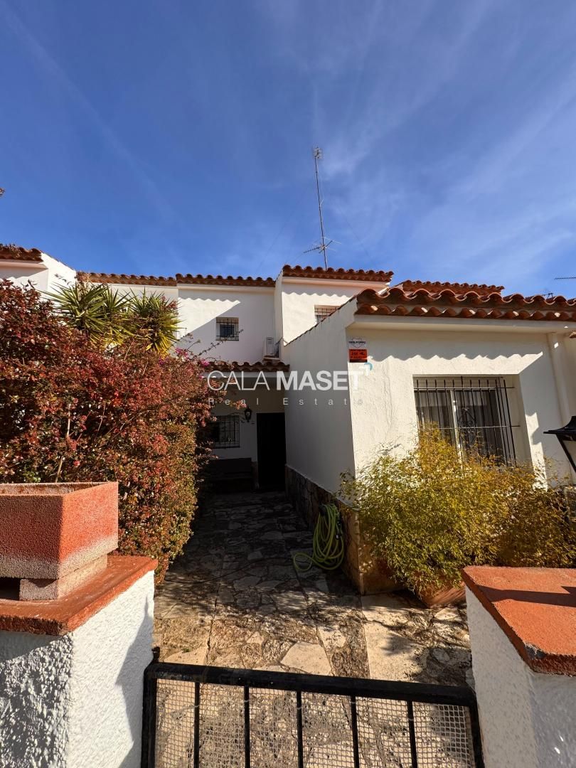 Single-family semi-detached for sale in de la Via del Tren, Sant Pol