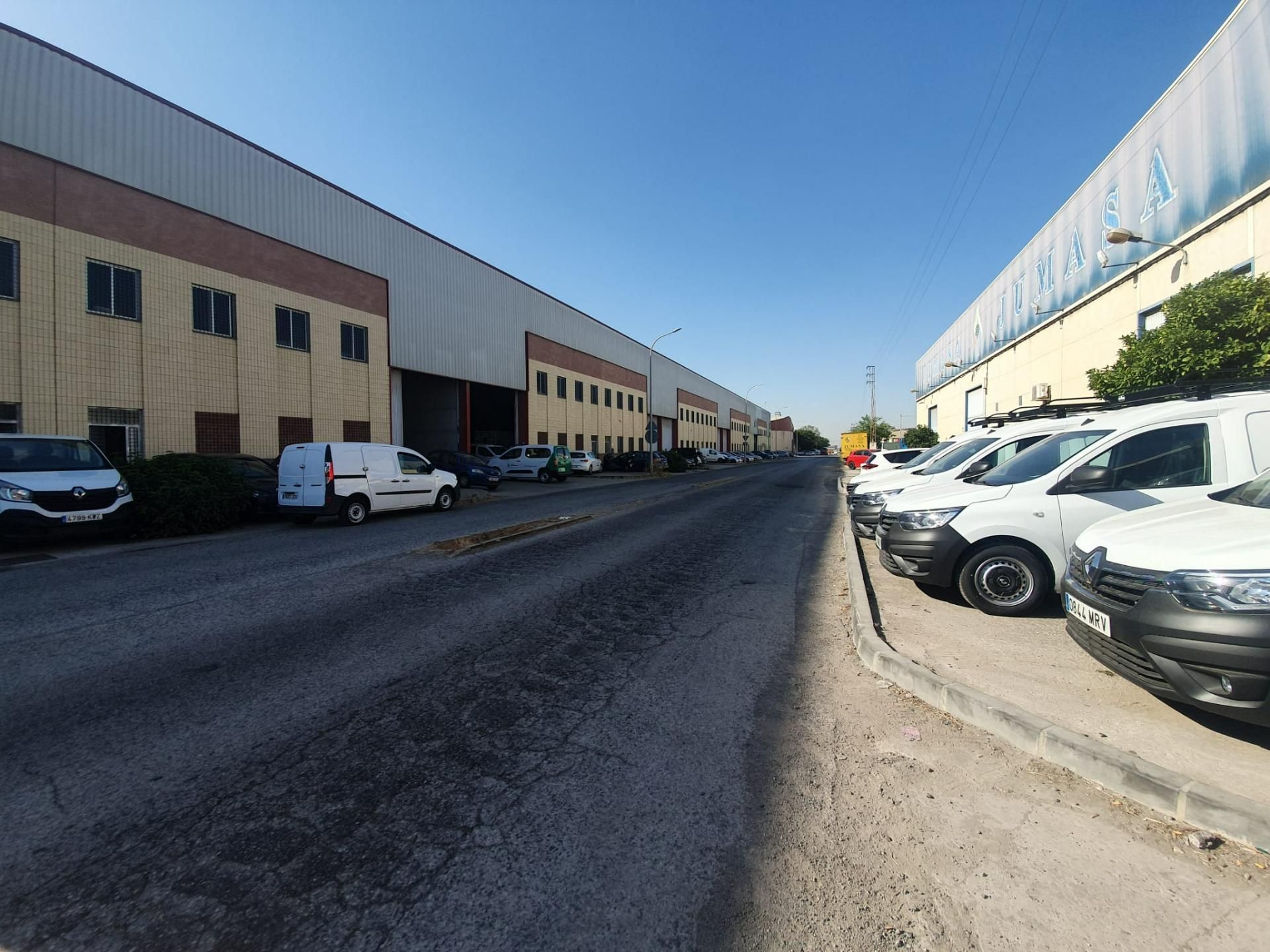 Exterior view of Industrial buildings for sale in Dos Hermanas