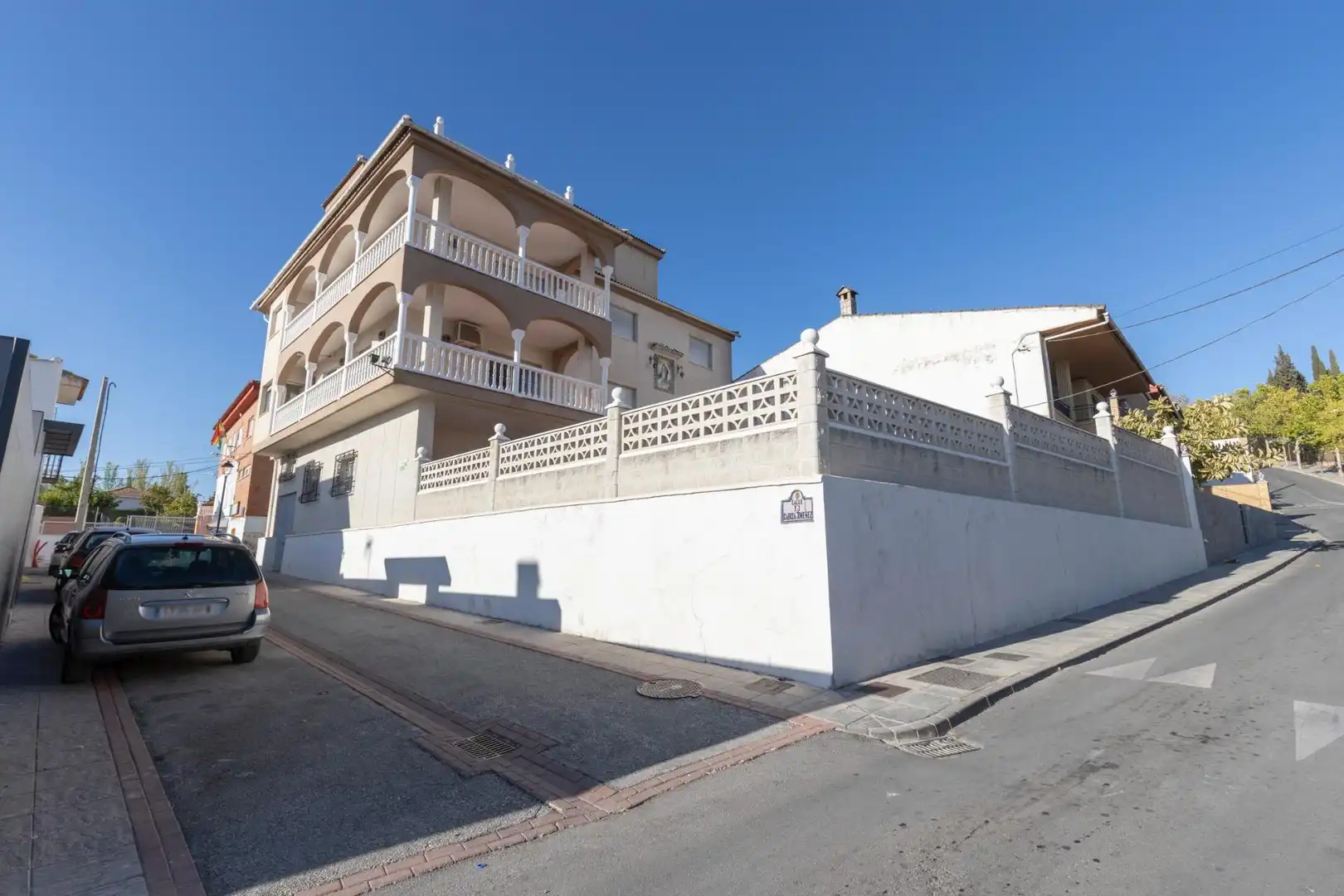 Vista exterior de Casa adosada en venta en Jun con Aire acondicionado, Terraza y Balcón