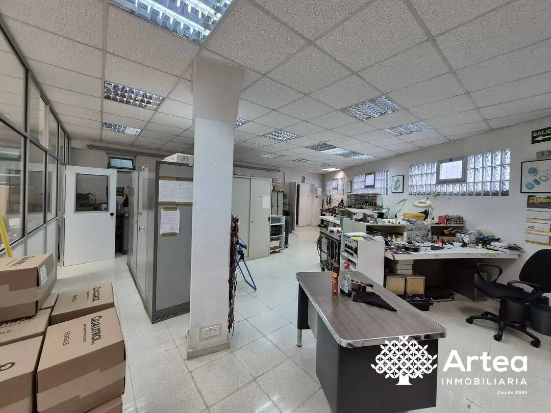 Local comercial en venda a Vianako Printzearen Kalea 4