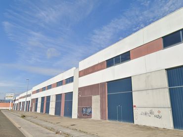 Nave industrielle à vendre à Pol La Coba