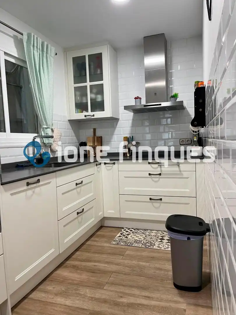 Küche von Wohnung zum Verkauf in Terrassa mit Heizung, Balkon und Internet