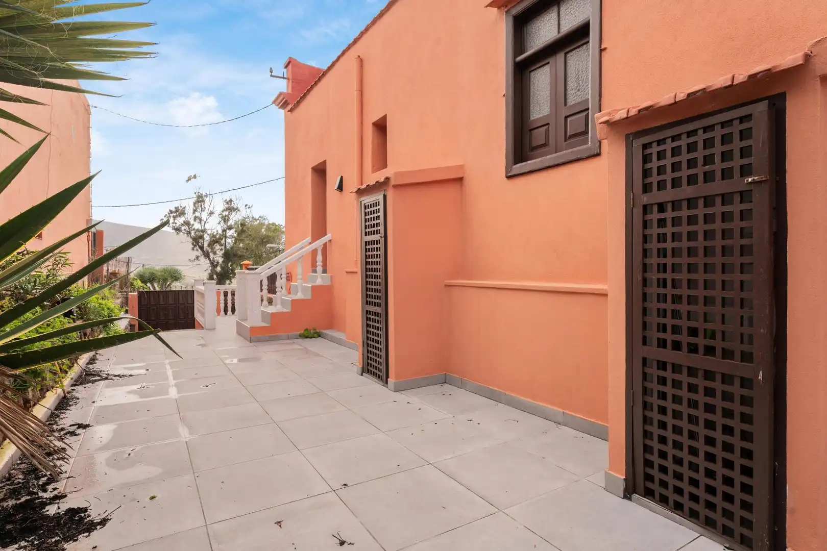 Vista exterior de Casa o chalet en venta en Santa Úrsula con Parquet y Terraza