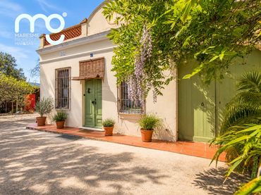 Maison rustique avec piscine à vendre à Avinguda de Lluís Companys