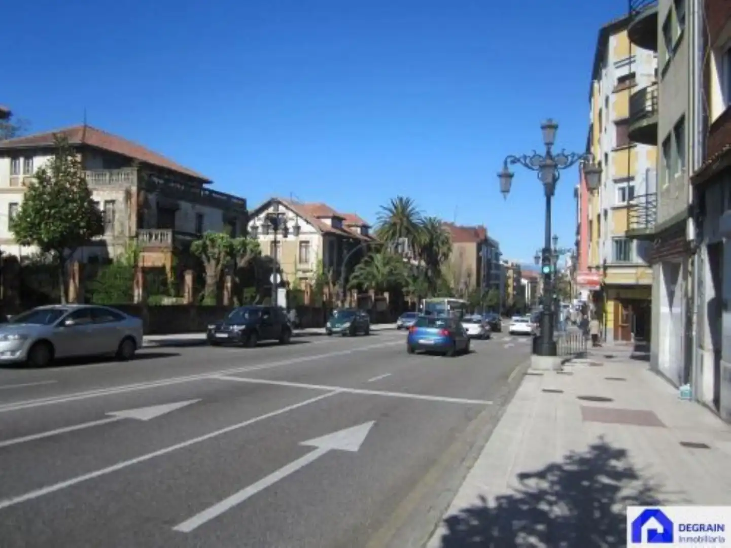 Vista exterior de Local de lloguer en Oviedo 