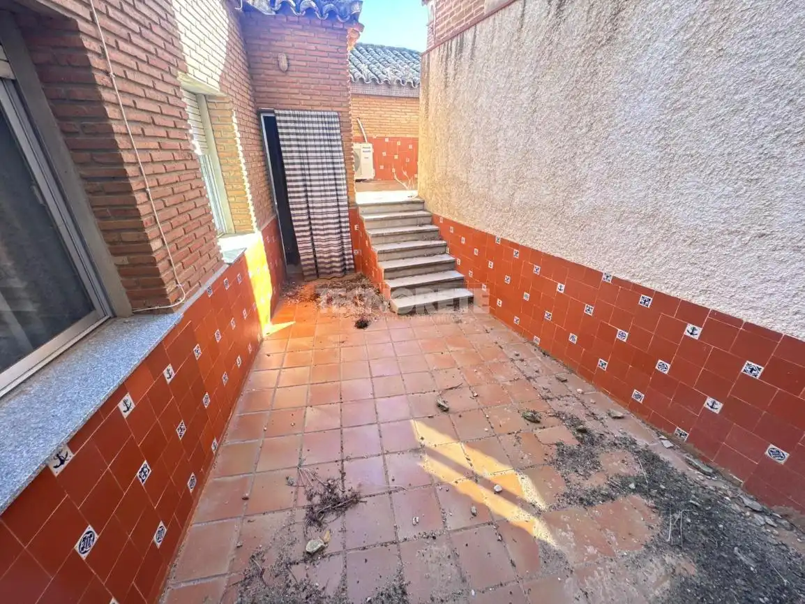 Vista exterior de Casa o chalet en venta en Polán con Jardín privado y Terraza