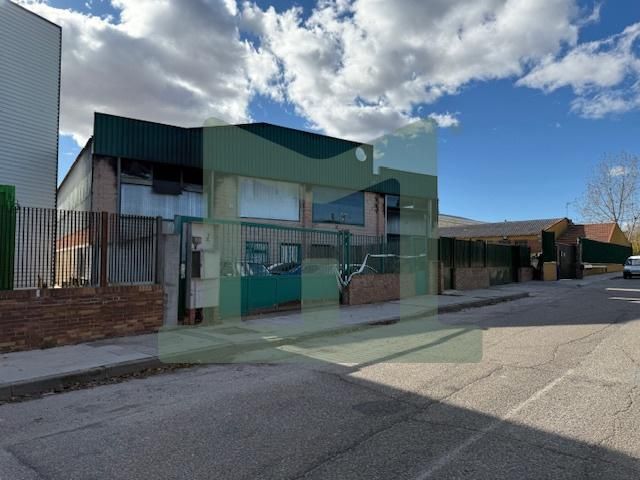 Vista exterior de Nau industrial en venda en Griñón