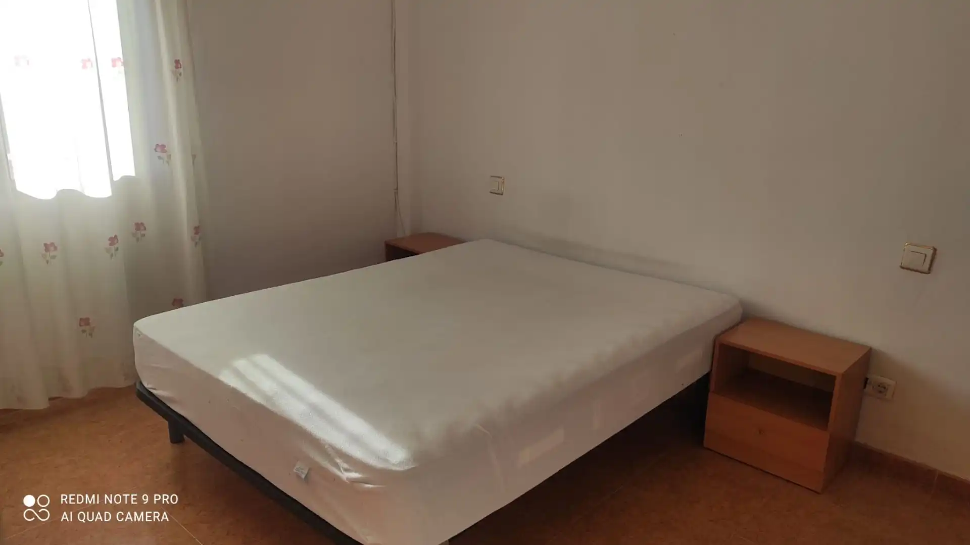 Dormitori de Apartament de lloguer en Cáceres amb Aire condicionat, Calefacció i Moblat