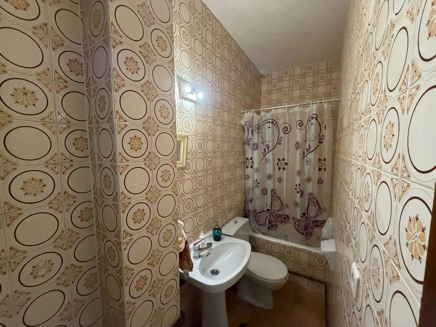 Baño de Piso en venta en Robledo de Chavela con Calefacción y Jardín privado