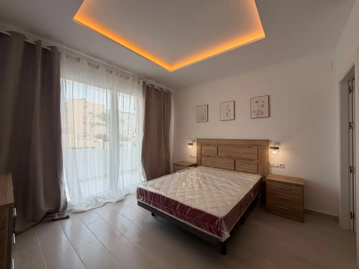 Habitación de Apartamento en venta en Torremolinos con Aire acondicionado y Amueblado