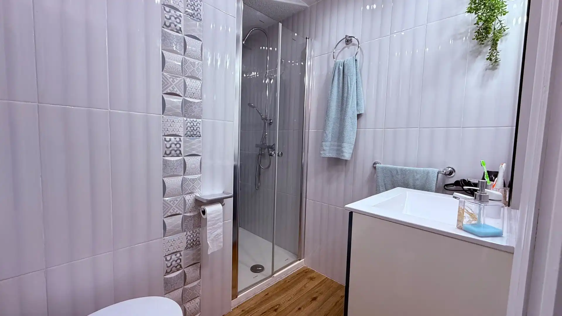 Bathroom of Detached homes for sale in La Nucia  with Air Conditioner, Heating and Private garden