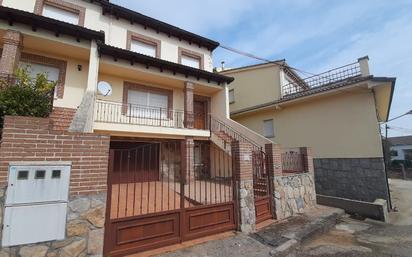 Außenansicht von Haus oder Chalet zum verkauf in Sotillo de la Adrada mit Terrasse, Abstellraum und Möbliert