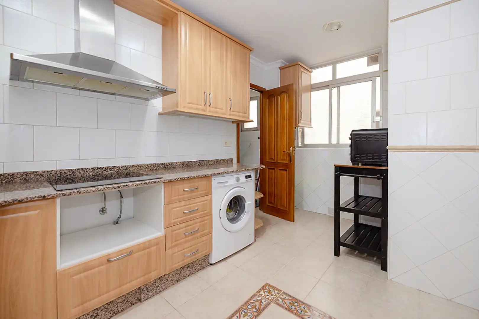 Cocina de Piso en venta en Málaga con Amueblado, Balcón y Piscina comunitaria