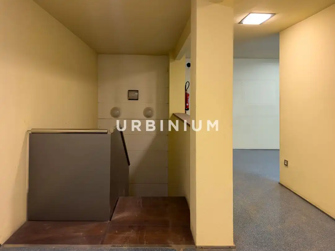Business premises to rent in Carrer Juli Garreta, imagen 13