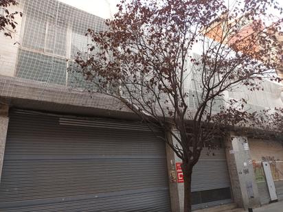 Vista exterior de Edifici en venda en L'Hospitalet de Llobregat