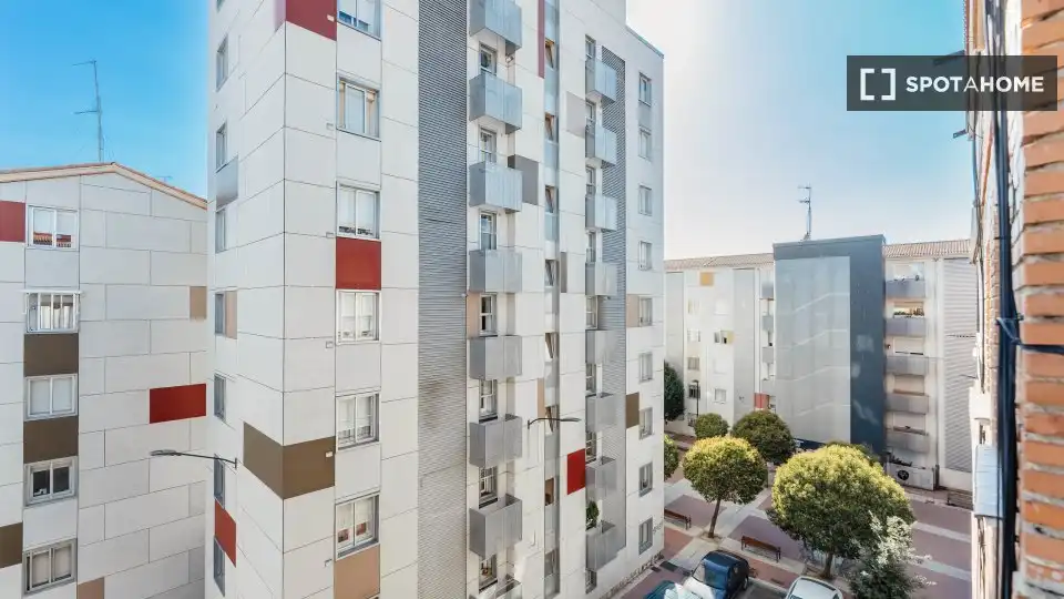 Vista exterior de Piso para compartir en Valladolid con Aire acondicionado, Calefacción y Amueblado