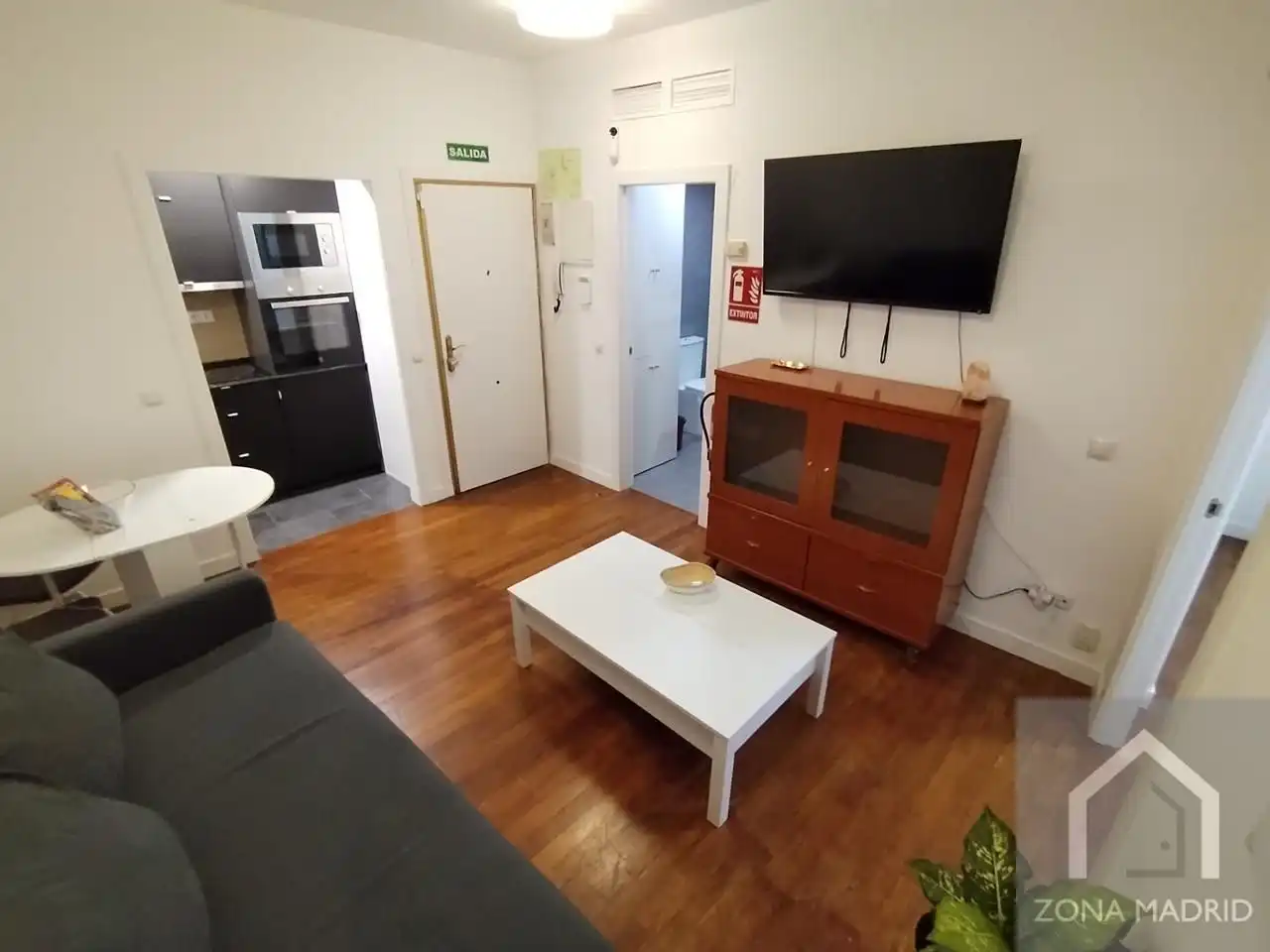 Flat for sale in Calle del Toro, imagen 2