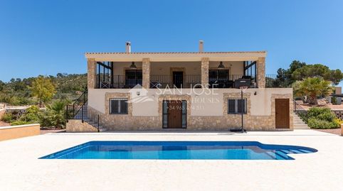 VENTA ESPECTACULAR CHALET EN LA ROMANA, ALICANTE
