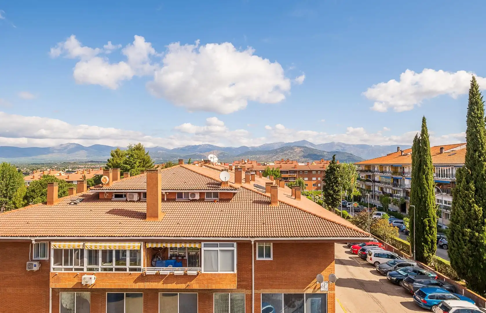Vista exterior de Dúplex en venta en Collado Villalba con Calefacción, Jardín privado y Terraza