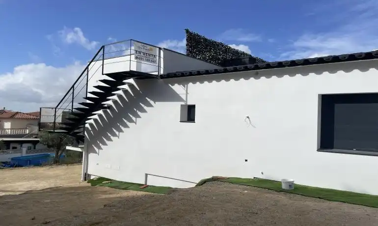 Vista exterior de Casa o xalet en venda en Roses amb Calefacció, Jardí privat i Terrassa