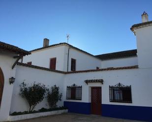 Vista exterior de Casa o xalet en venda en Villanueva de Alcardete amb Piscina