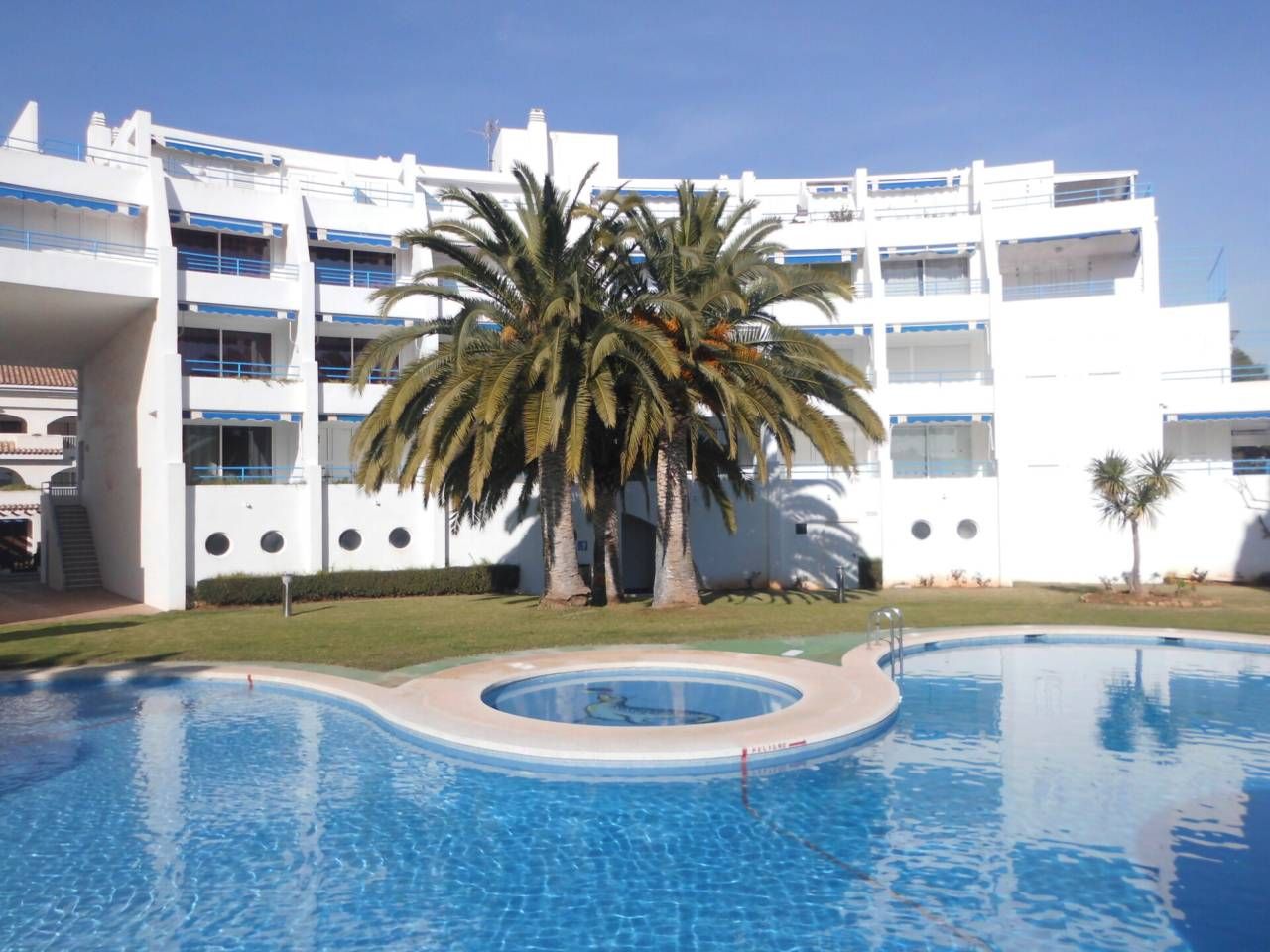 Vista exterior de Dúplex en venda en Alcalà de Xivert amb Aire condicionat, Calefacció i Jardí privat