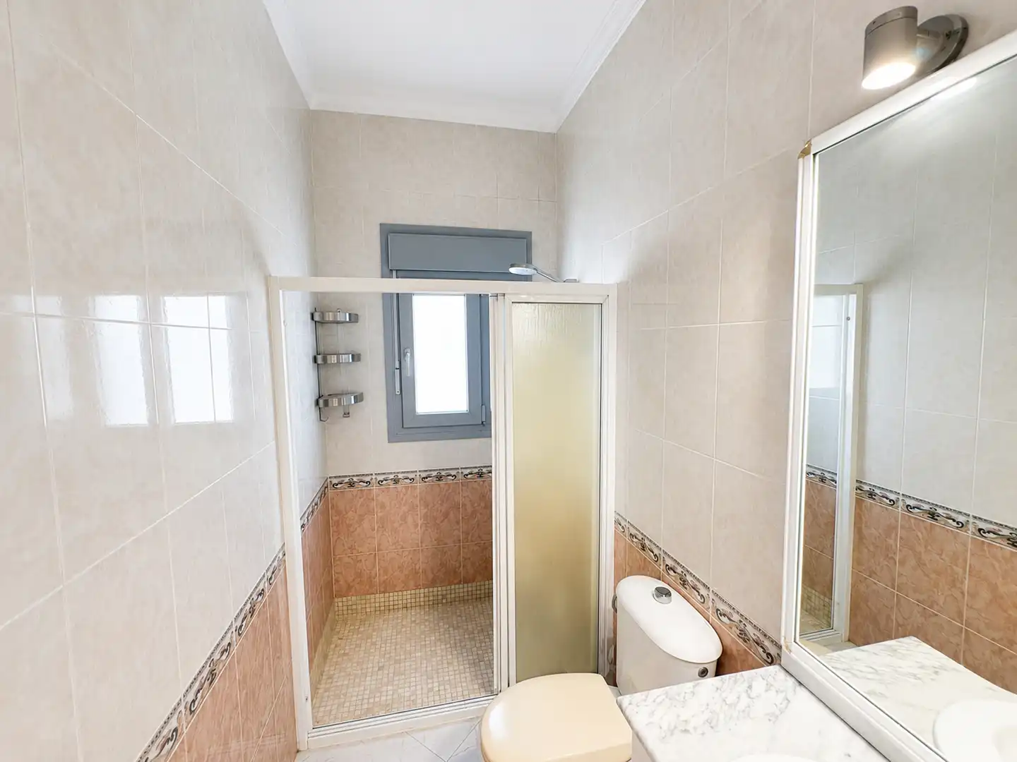 Bany de Casa o xalet en venda en Espera amb Terrassa i Traster