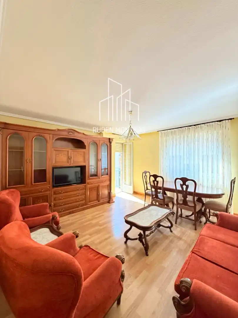 Sala de estar de Piso de alquiler en Salamanca con Calefacción, Terraza y Horno
