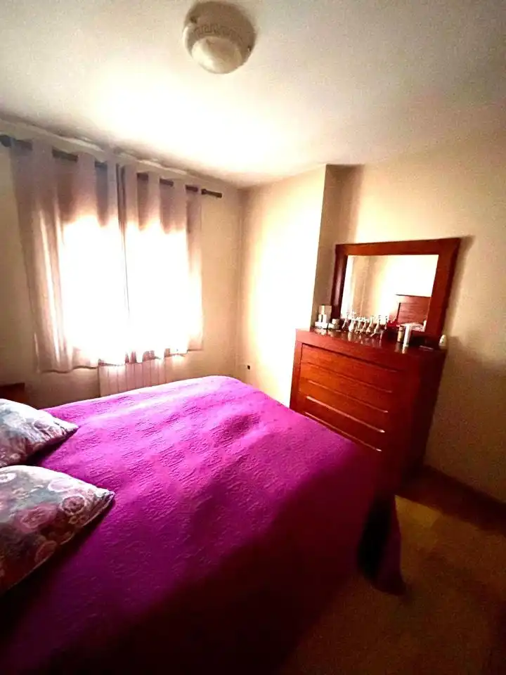 Dormitori de Casa adosada en venda en El Hoyo de Pinares  amb Calefacció i Terrassa