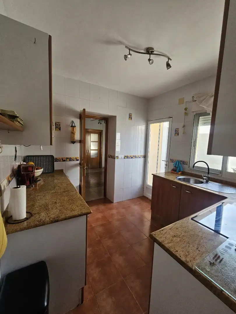Cuina de Casa o xalet de lloguer en Cartagena amb Jardí privat, Moblat i Forn
