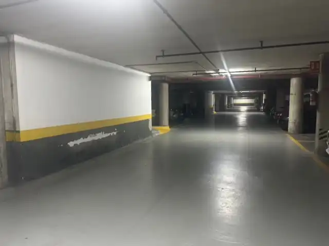 Parking de Garaje en venta en Barcelona con Alarma