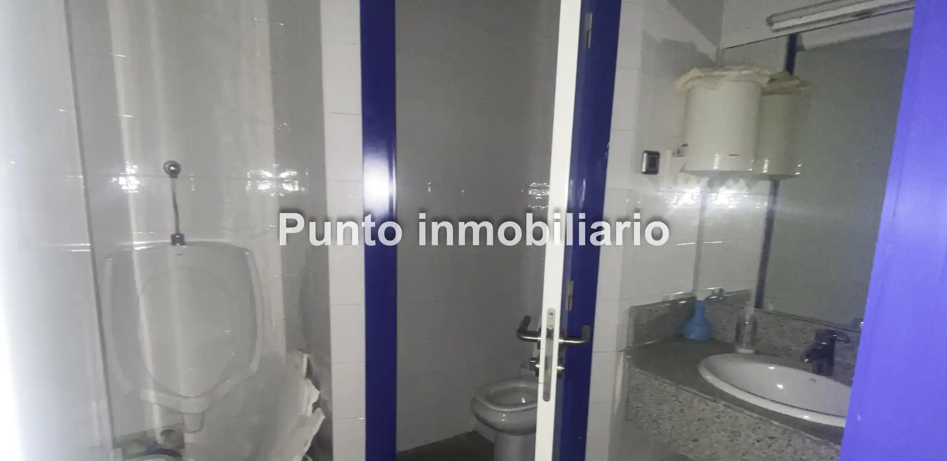 Badezimmer von Geschaftsraum zum Verkauf in Valladolid mit Klimaanlage