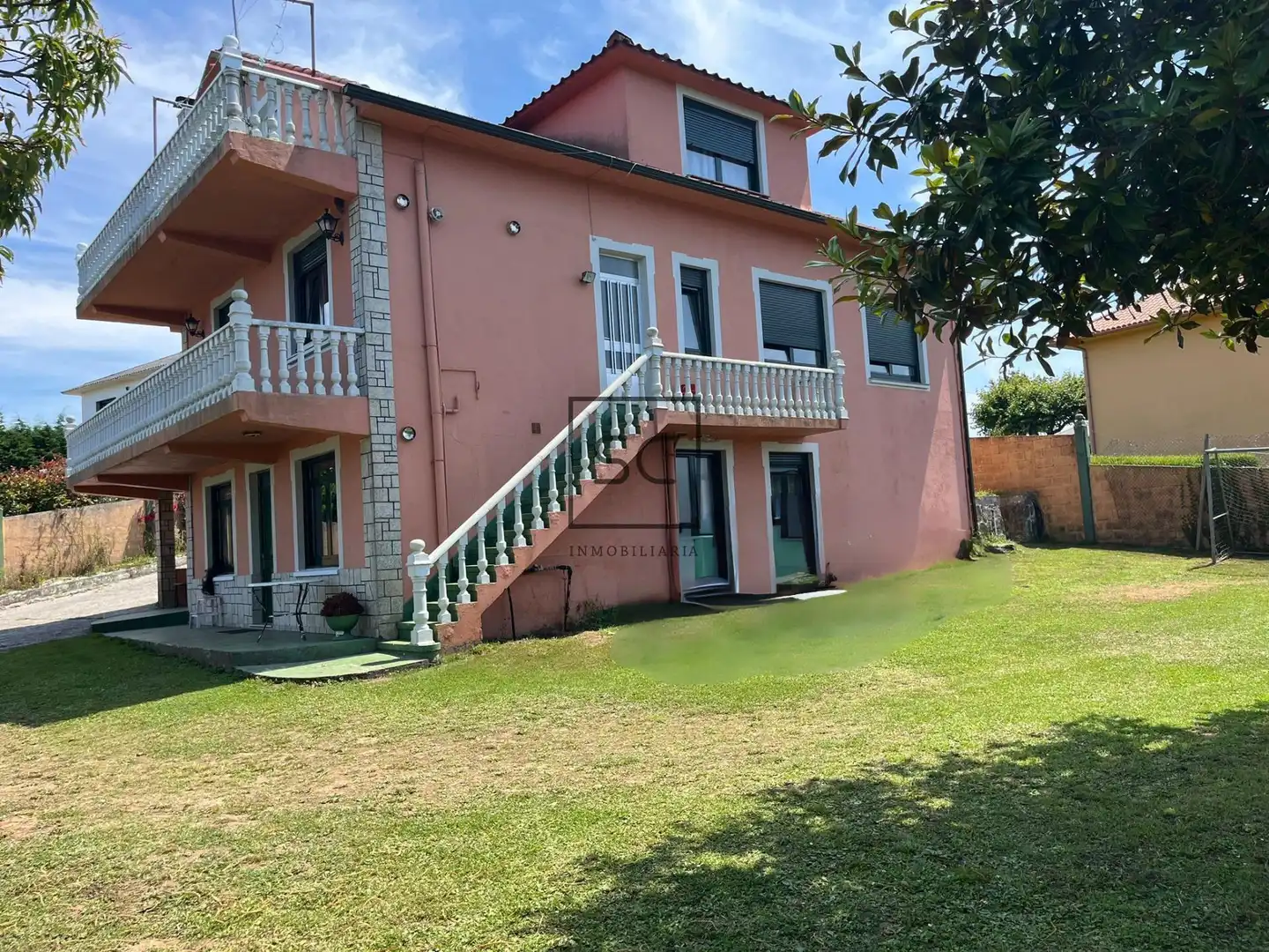 Vista exterior de Casa o xalet en venda en Valdoviño amb Jardí privat, Terrassa i Traster