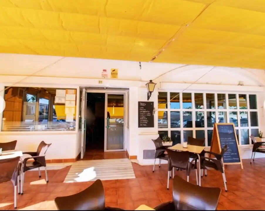 Local en venda en Roquetas de Mar amb Aire condicionat, Terrassa i Moblat