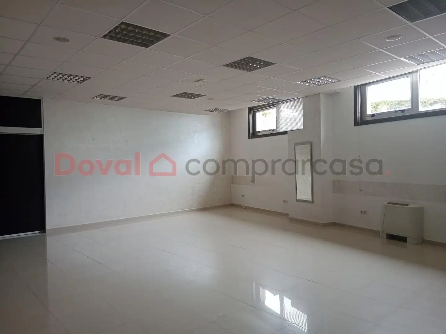 Oficina de alquiler en Vigo  con Calefacción