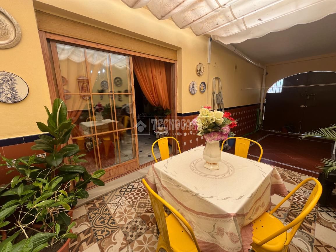 House or chalet for sale in Alcalá de Guadaira  with Air Conditioner