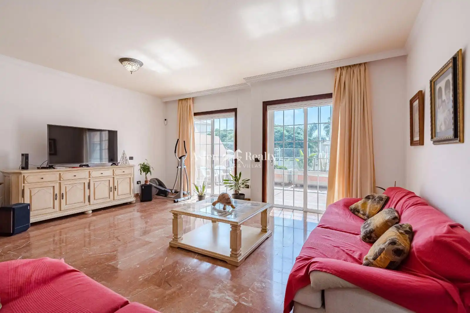 Terraced house with pool for sale in Casco Urbano, imagen 5