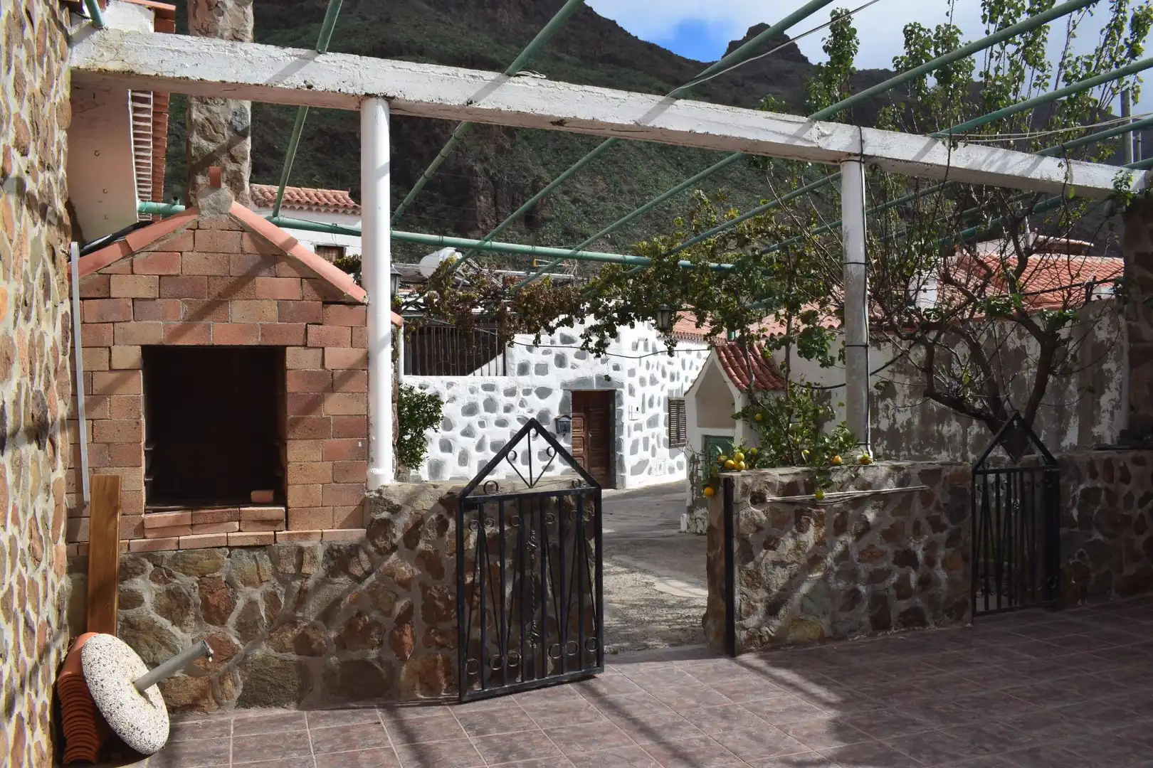 Exterior view of Houses for sale in San Bartolomé de Tirajana  with Private garden, Terrace and Storage room