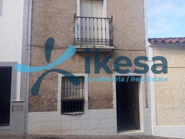 Adossat en venda a Higuera de Vargas