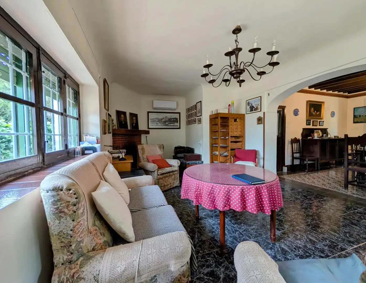 Sala d'estar de Casa o xalet en venda en Loja amb Aire condicionat, Calefacció i Jardí privat