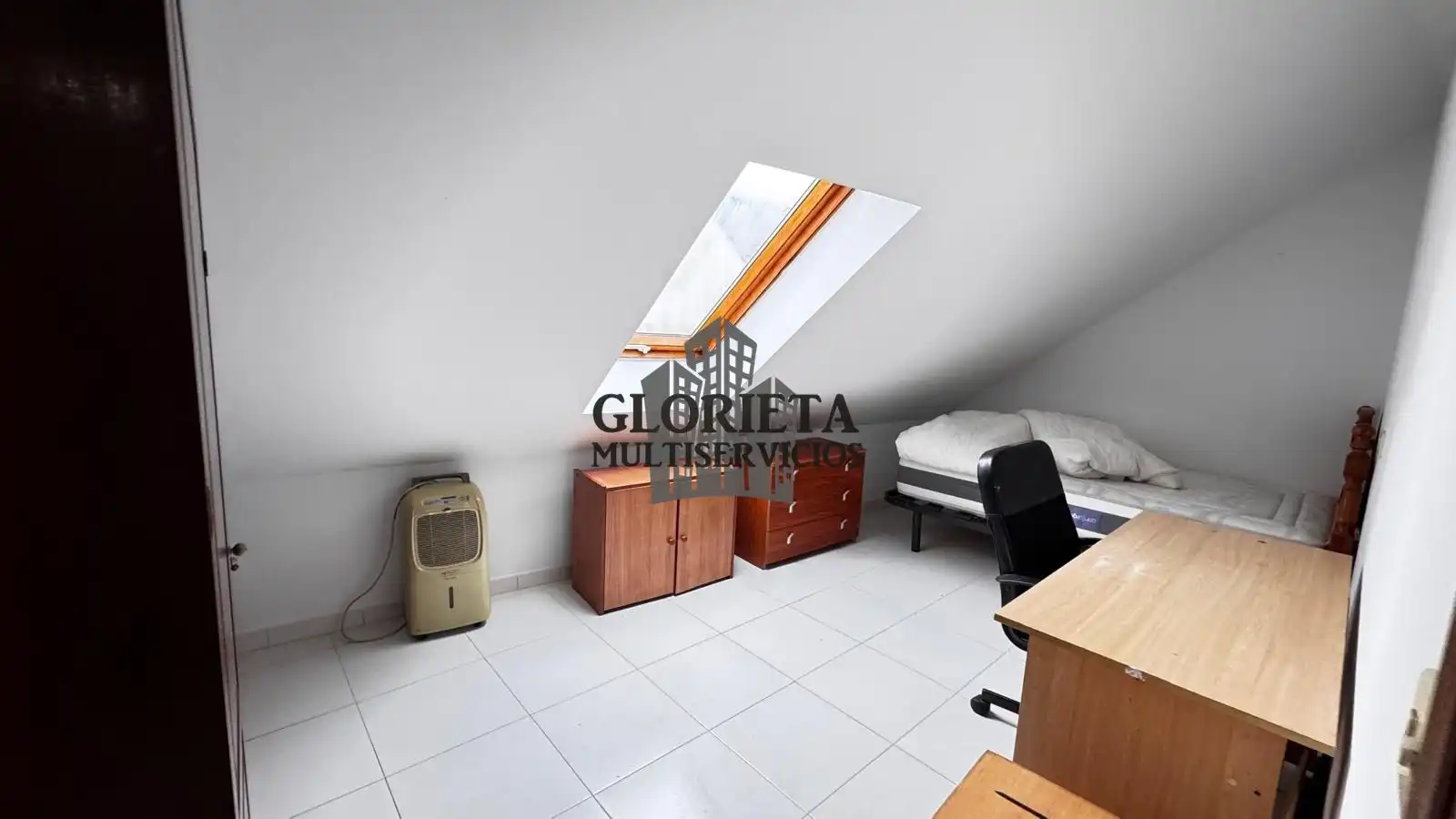 Habitación de Ático en venta en Caldas de Reis con Calefacción, Trastero y Amueblado