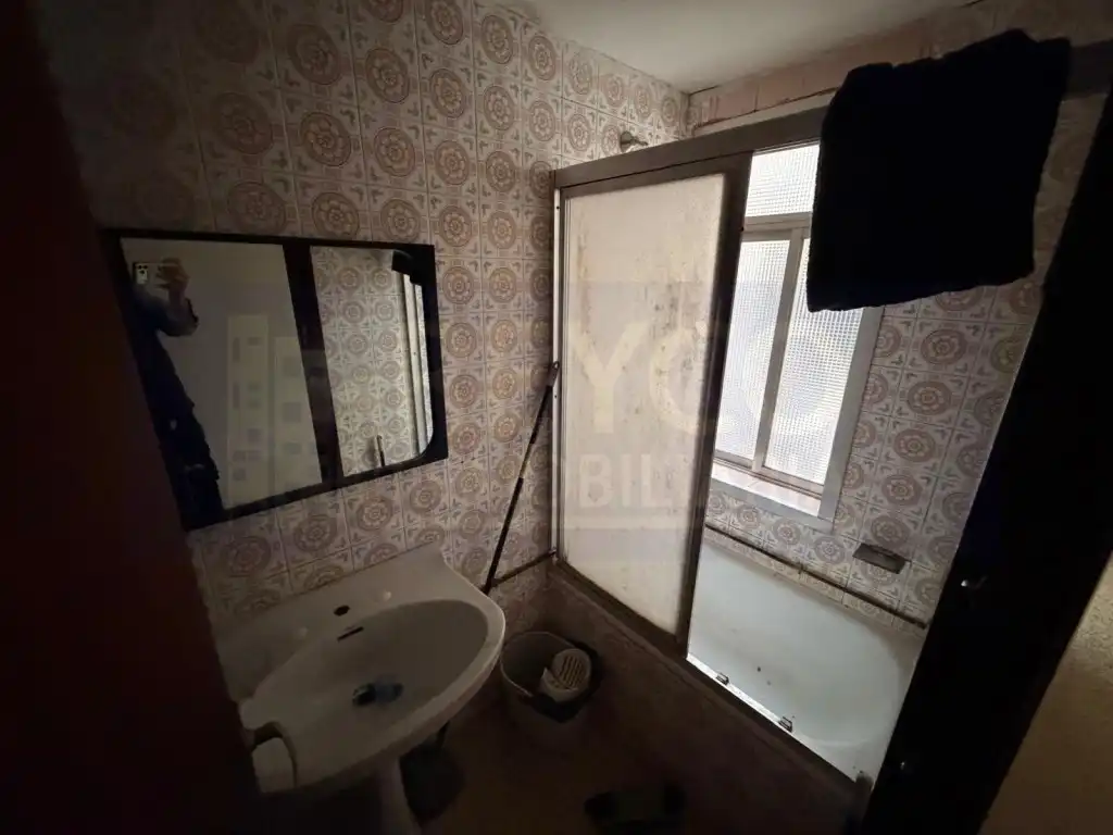 Badezimmer von Wohnung zum Verkauf in  Logroño