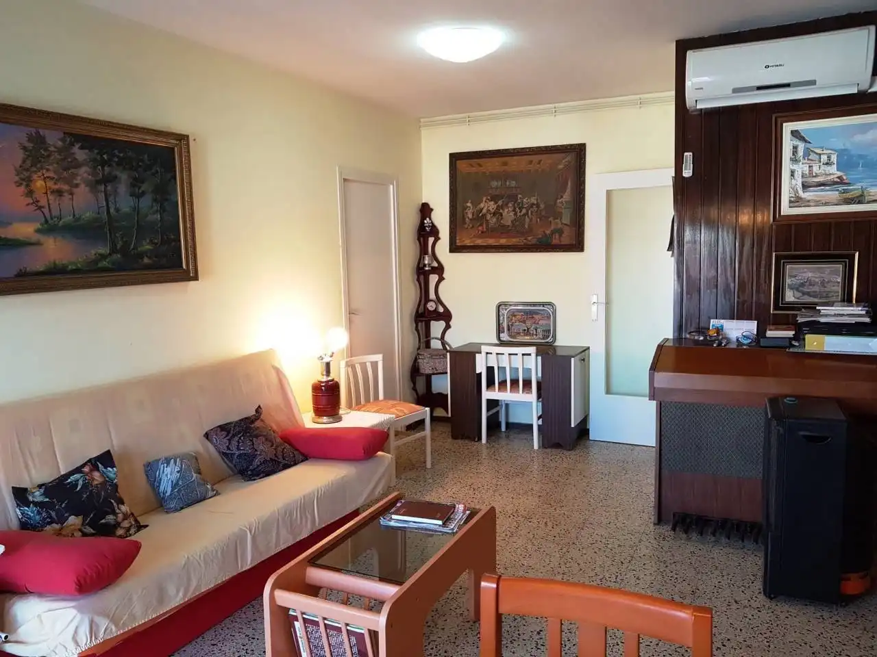 Sala d'estar de Pis de lloguer en Cubelles amb Aire condicionat, Calefacció i Terrassa