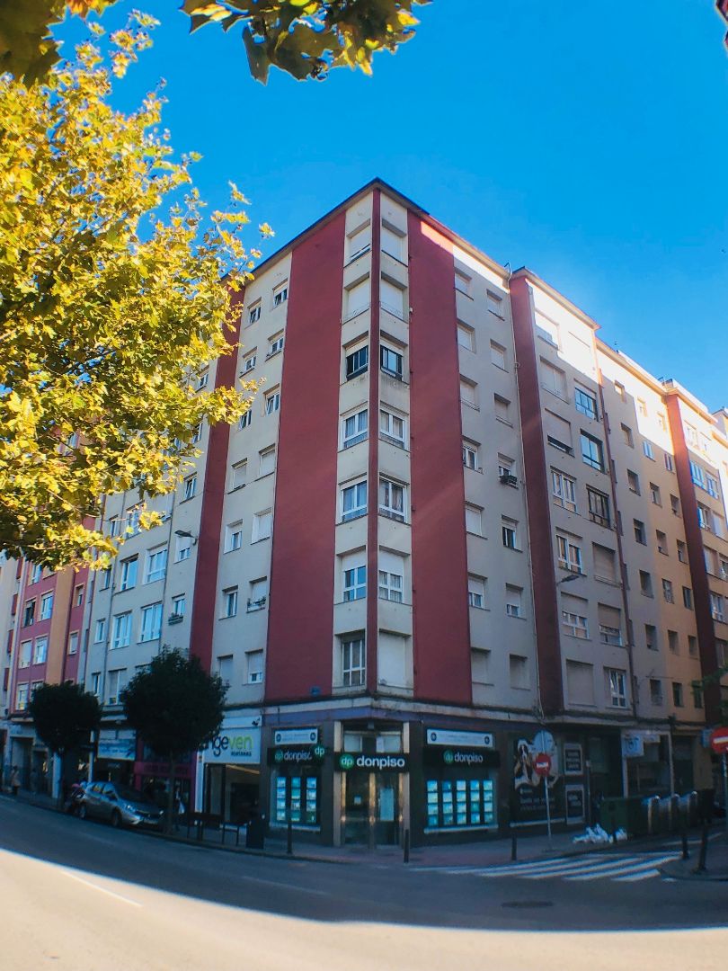 Vista exterior de Pis en venda en Santander amb Calefacció i Moblat