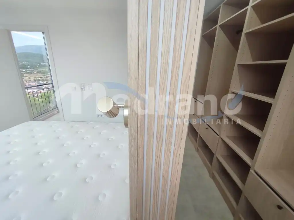 Habitación de Apartamento de alquiler en La Nucia con Aire acondicionado, Calefacción y Jardín privado