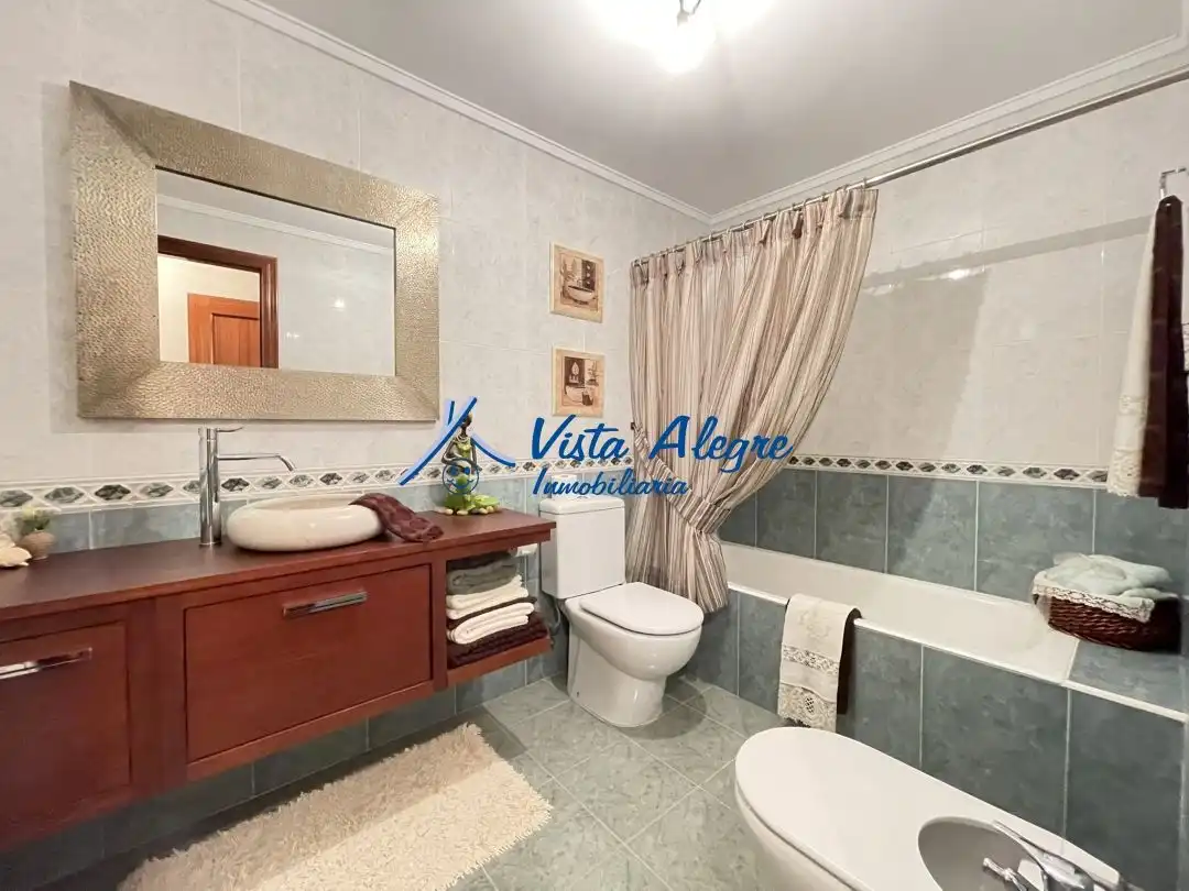 Baño de Piso de alquiler en Haro con Calefacción, Terraza y Trastero