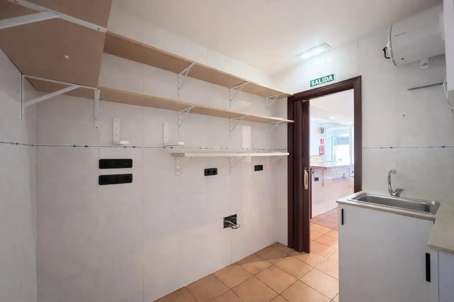 Business premises for sale in Calle Cabo Peñas, imagen 11